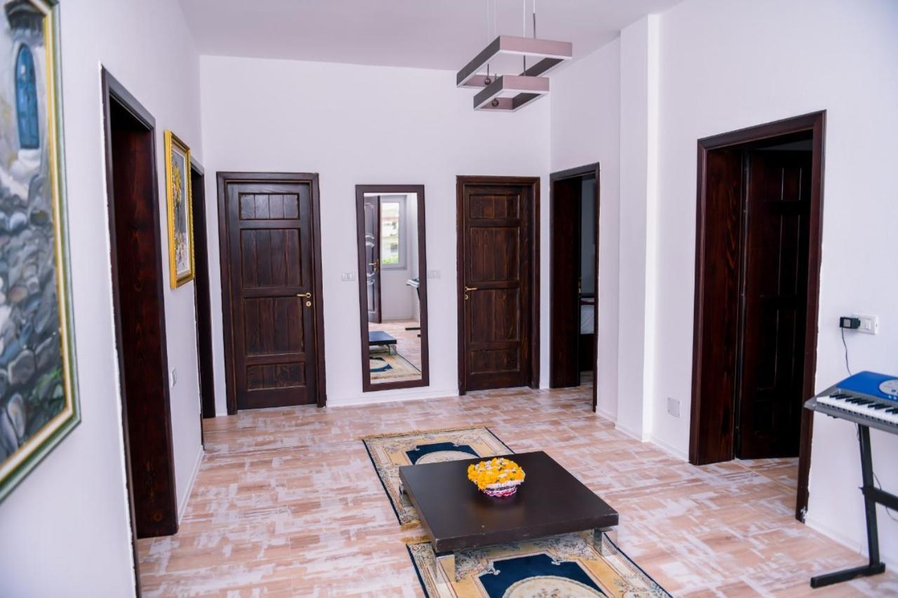 Hotel Vila C Plus Plus Berat Exterior foto