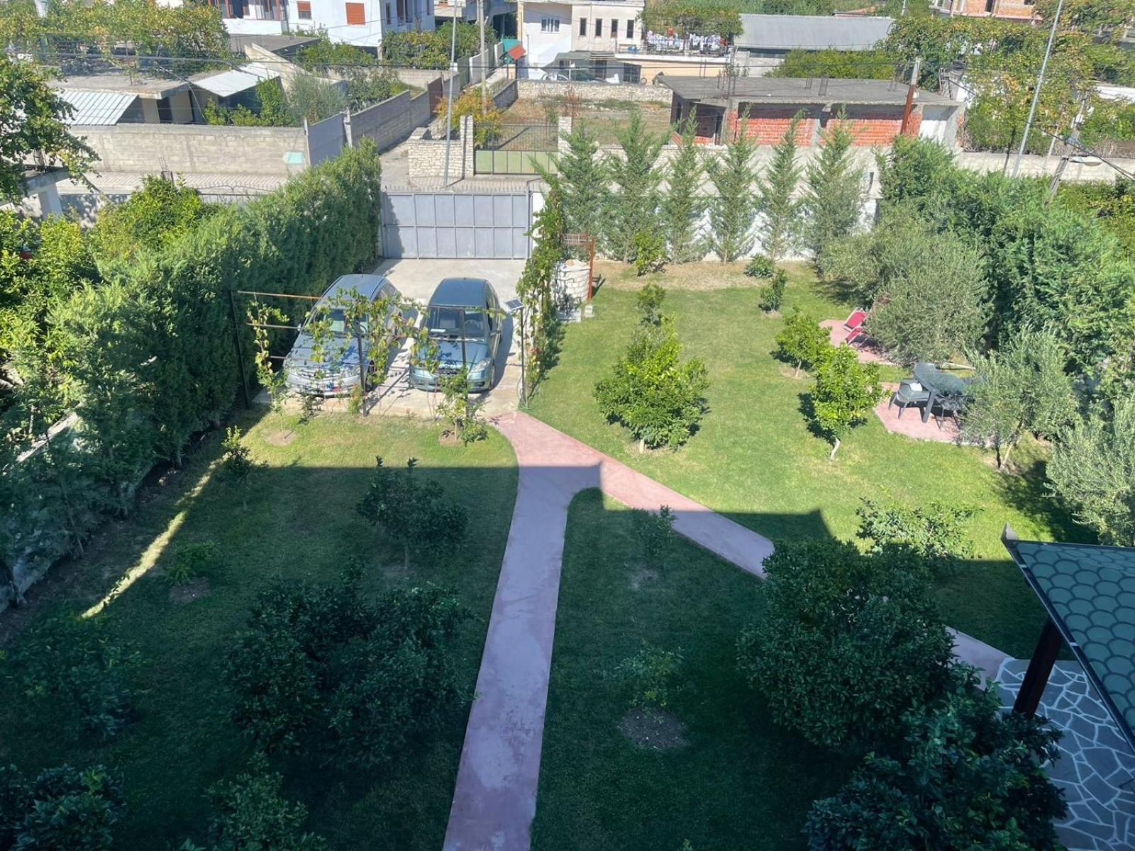 Hotel Vila C Plus Plus Berat Exterior foto